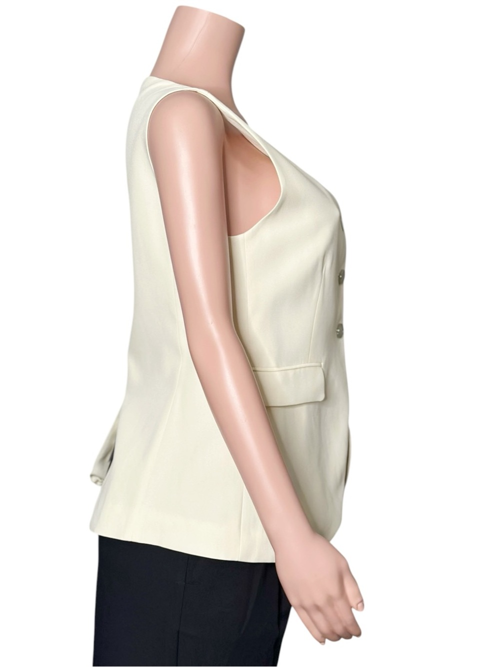 LILYSILK Sleeveless Button Up Silk Vest, Lily White, 6 (US) - Picture 7 of 10